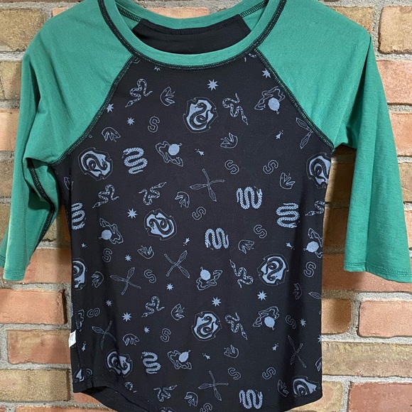 Harry Potter Raglan style Slytherin Shirt - SZ XS - Picture 4 of 5